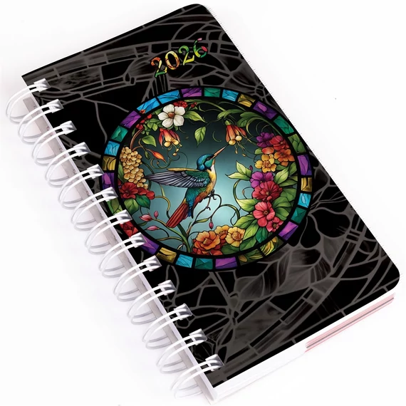 Zsebnaptár álló spirálozott SP5 napi fehér lapokkal kolibri Realsystem 2026.